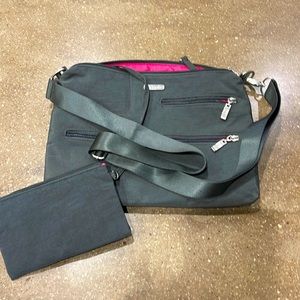 Crossbody travel bag